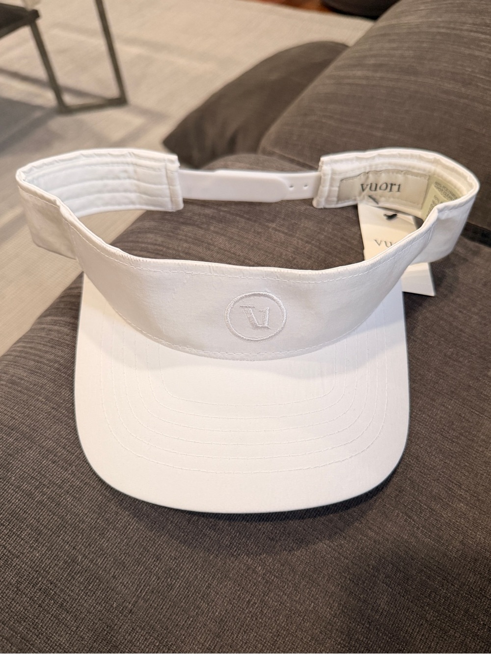 Vuori Tennis Visor White *Unisex*